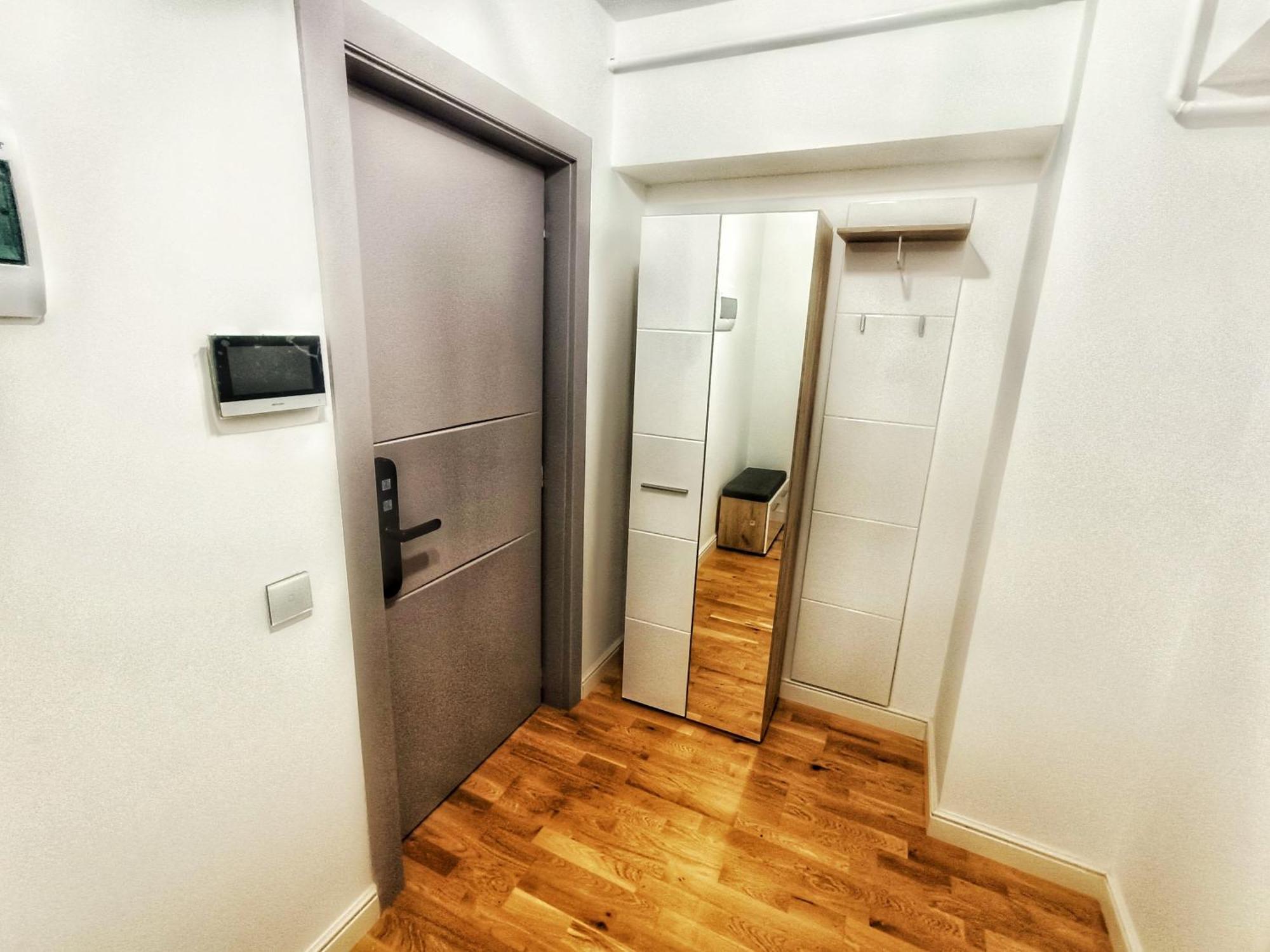 Super Apartments Near Airport With Shop & Free Parking Jászvásár Kültér fotó