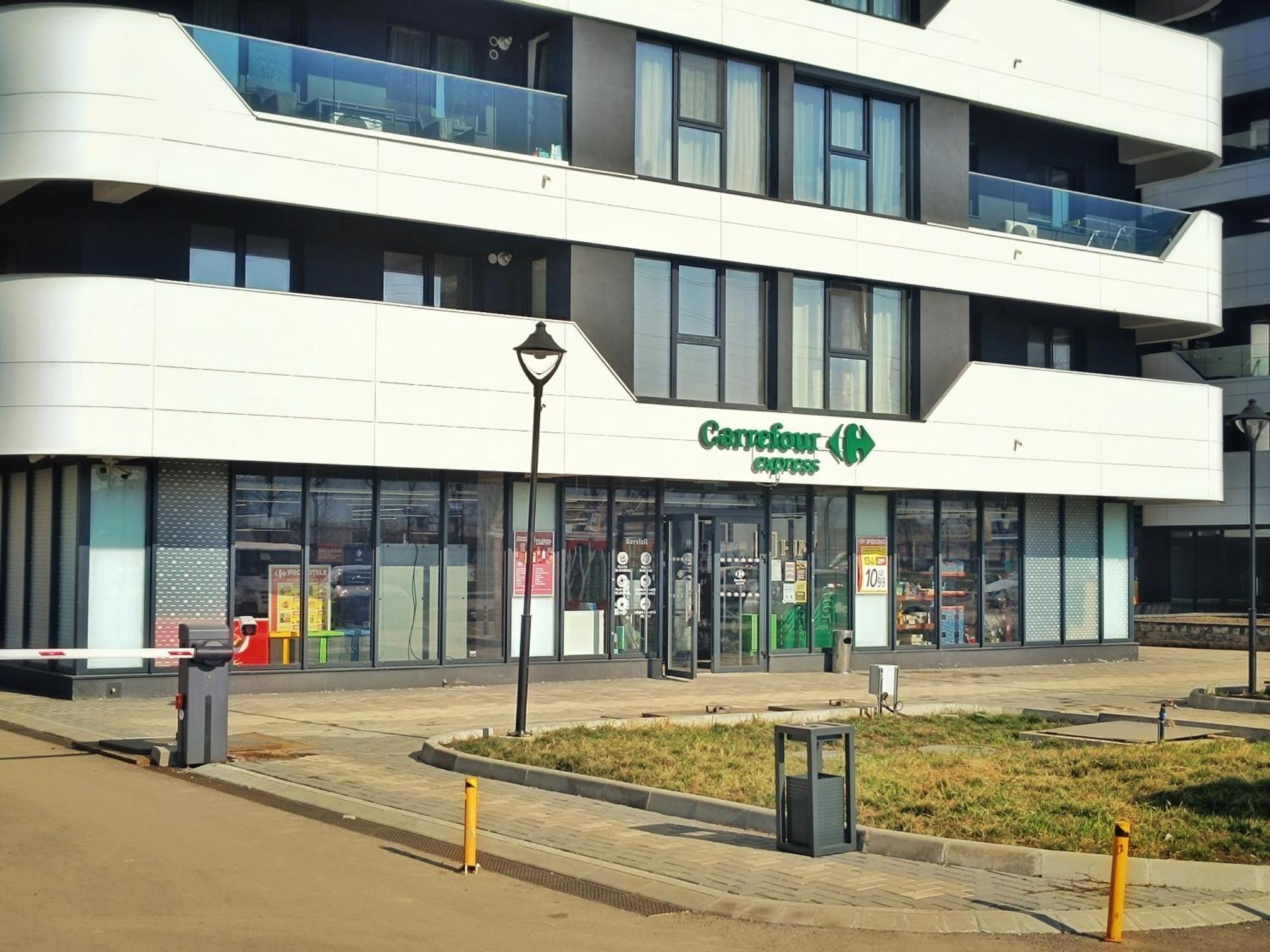 Super Apartments Near Airport With Shop & Free Parking Jászvásár Kültér fotó