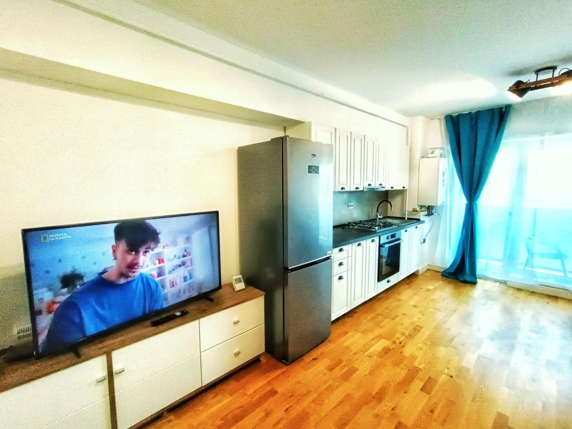 Super Apartments Near Airport With Shop & Free Parking Jászvásár Kültér fotó
