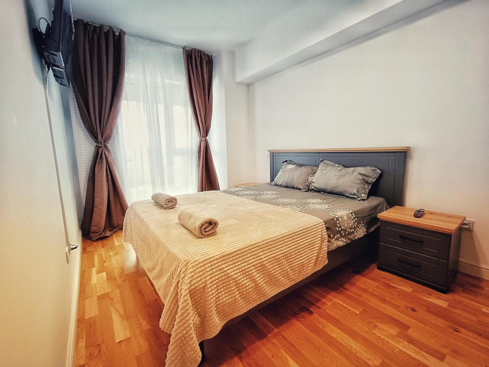Super Apartments Near Airport With Shop & Free Parking Jászvásár Kültér fotó