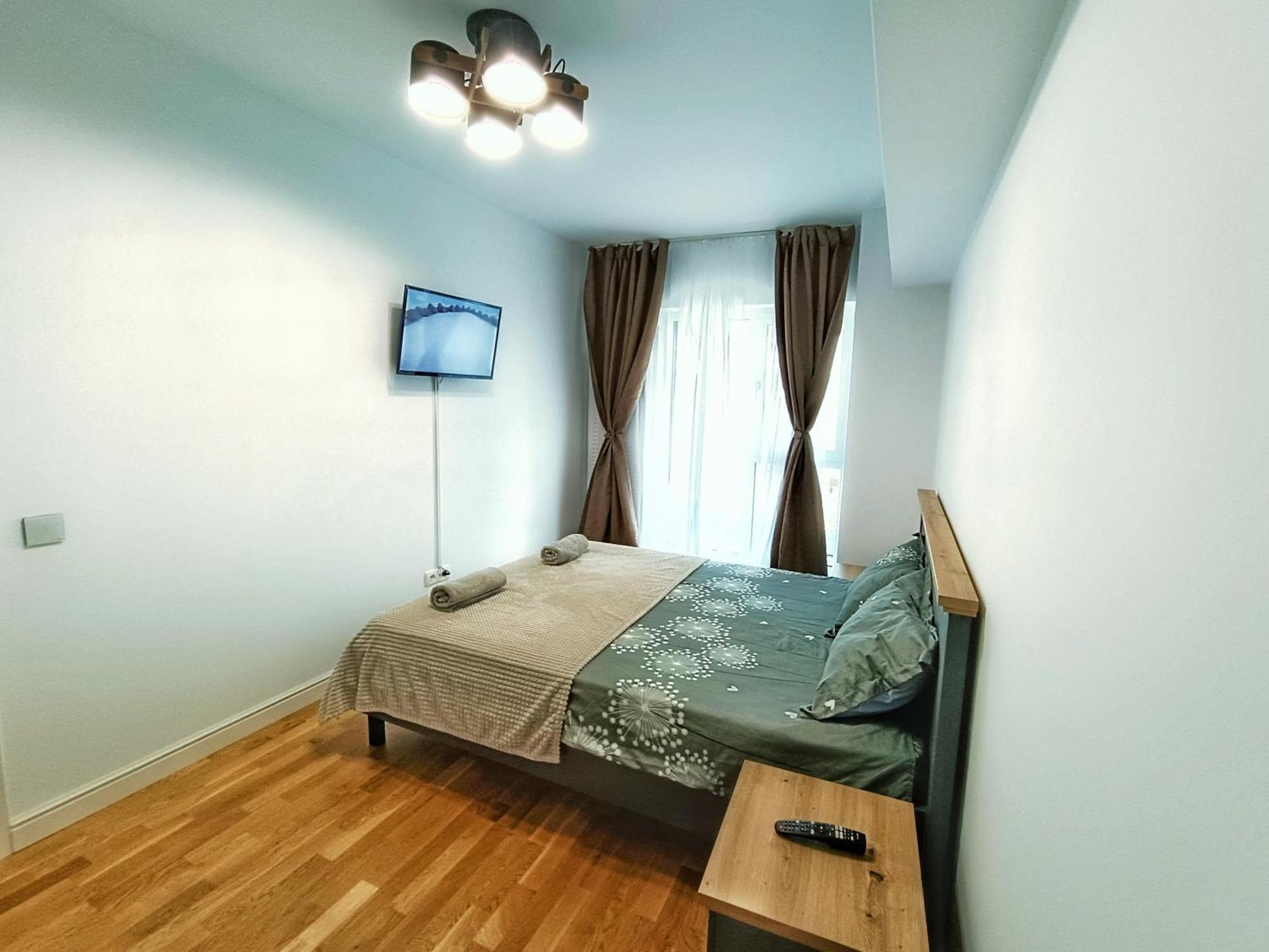Super Apartments Near Airport With Shop & Free Parking Jászvásár Kültér fotó